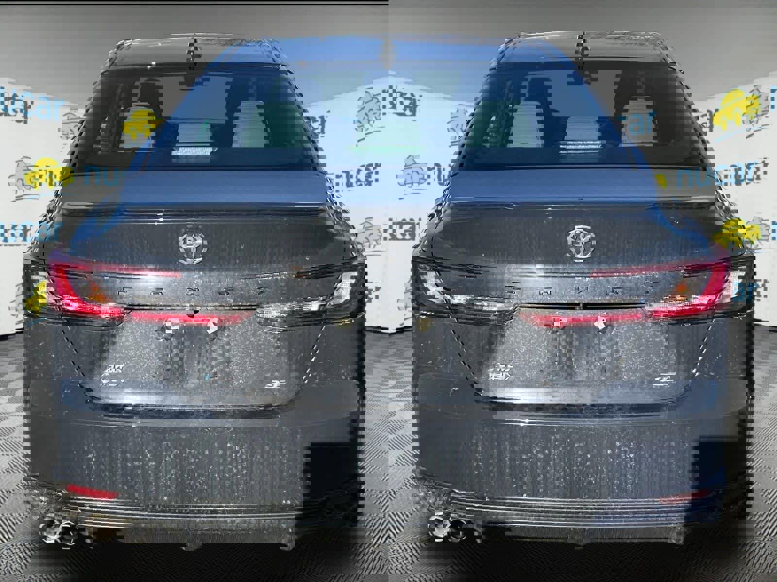 Used 2025 Toyota Camry SE w/ Convenience Package image 3