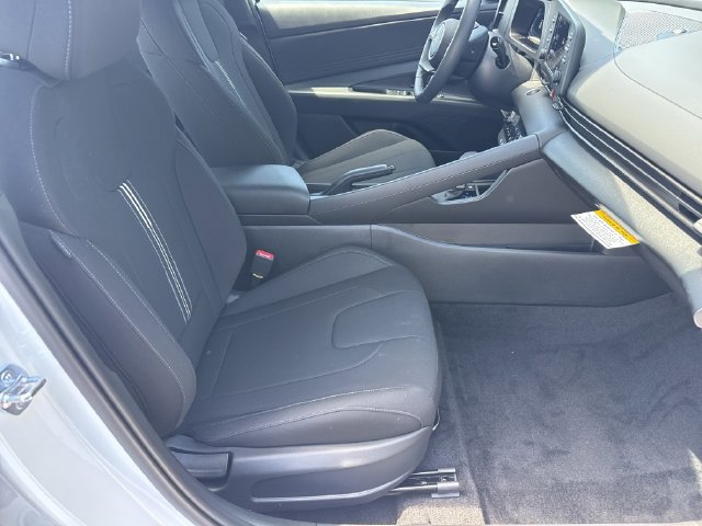 New 2026 Hyundai Elantra Sport FWD image 15