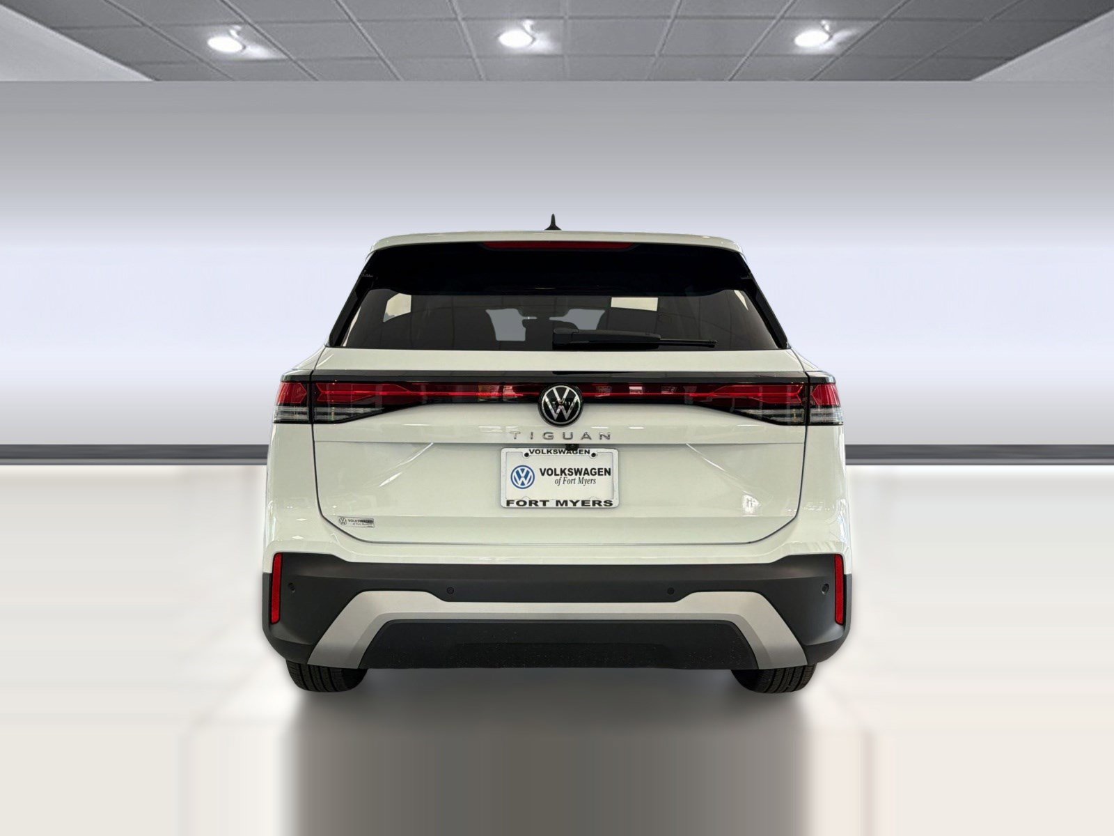 Used 2025 Volkswagen Tiguan S image 10