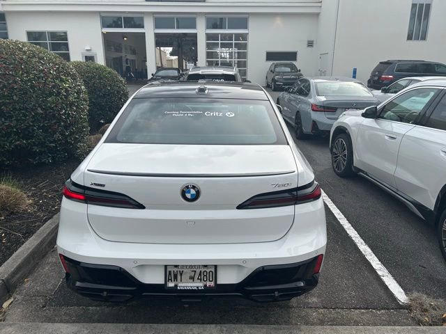 Used 2025 BMW 760i xDrive w/ Executive Package image 7
