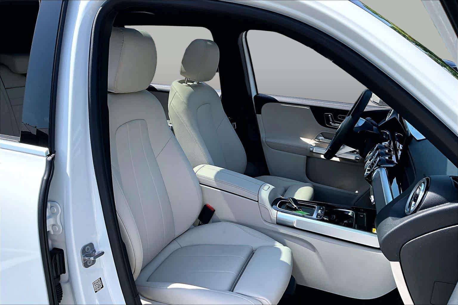 Used 2026 Mercedes-Benz GLB 250 4MATIC image 9