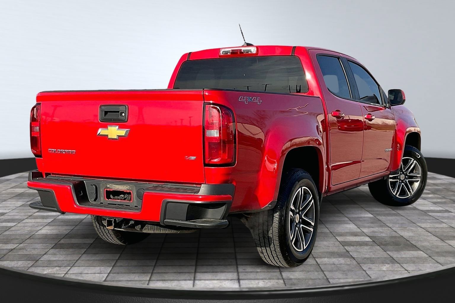 Used 2019 Chevrolet Colorado W/T w/ Custom Special Edition image 2