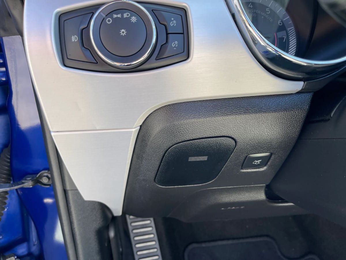 Used 2016 Ford Mustang Premium RWD image 27