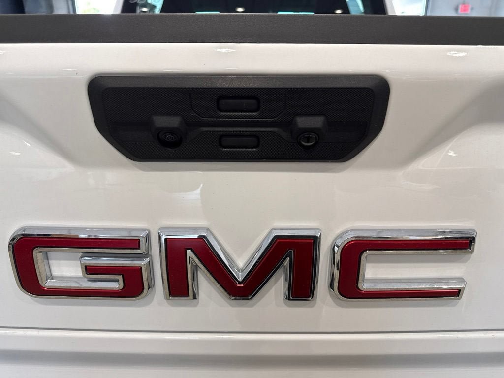 New 2026 GMC Sierra 1500 SLT AWD/4WD image 9