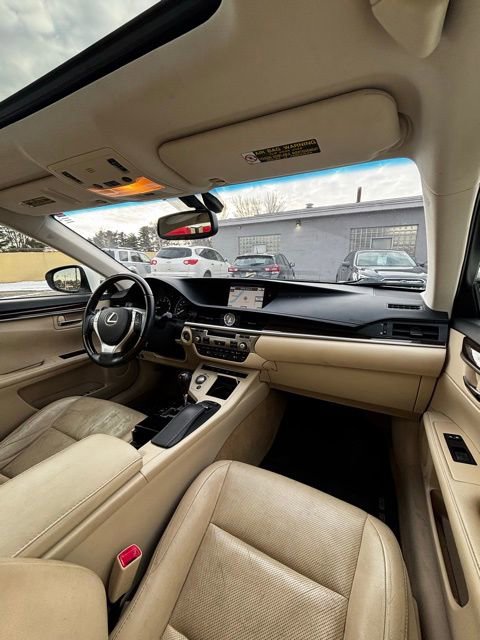 Used 2014 Lexus ES 350 w/ Luxury Package image 16