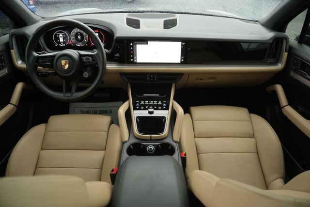 Used 2025 Porsche Cayenne Base image 21