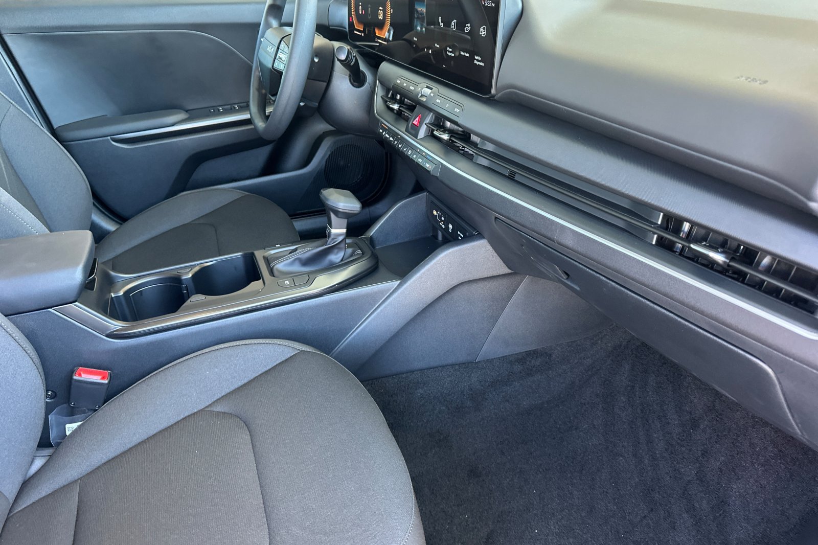 New 2026 Kia K4 FWD image 15