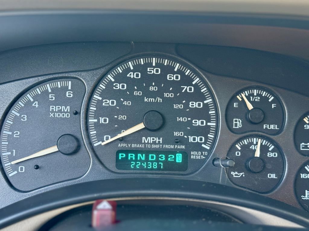 Used 2002 Chevrolet Tahoe LT AWD/4WD image 16