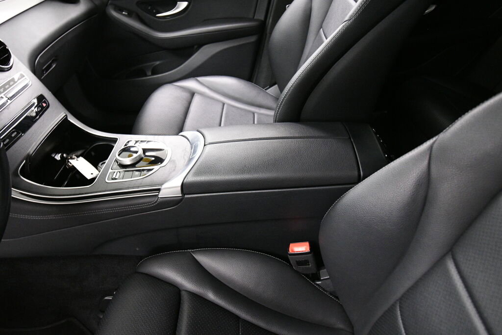 Used 2019 Mercedes-Benz GLC 300 4MATIC image 23