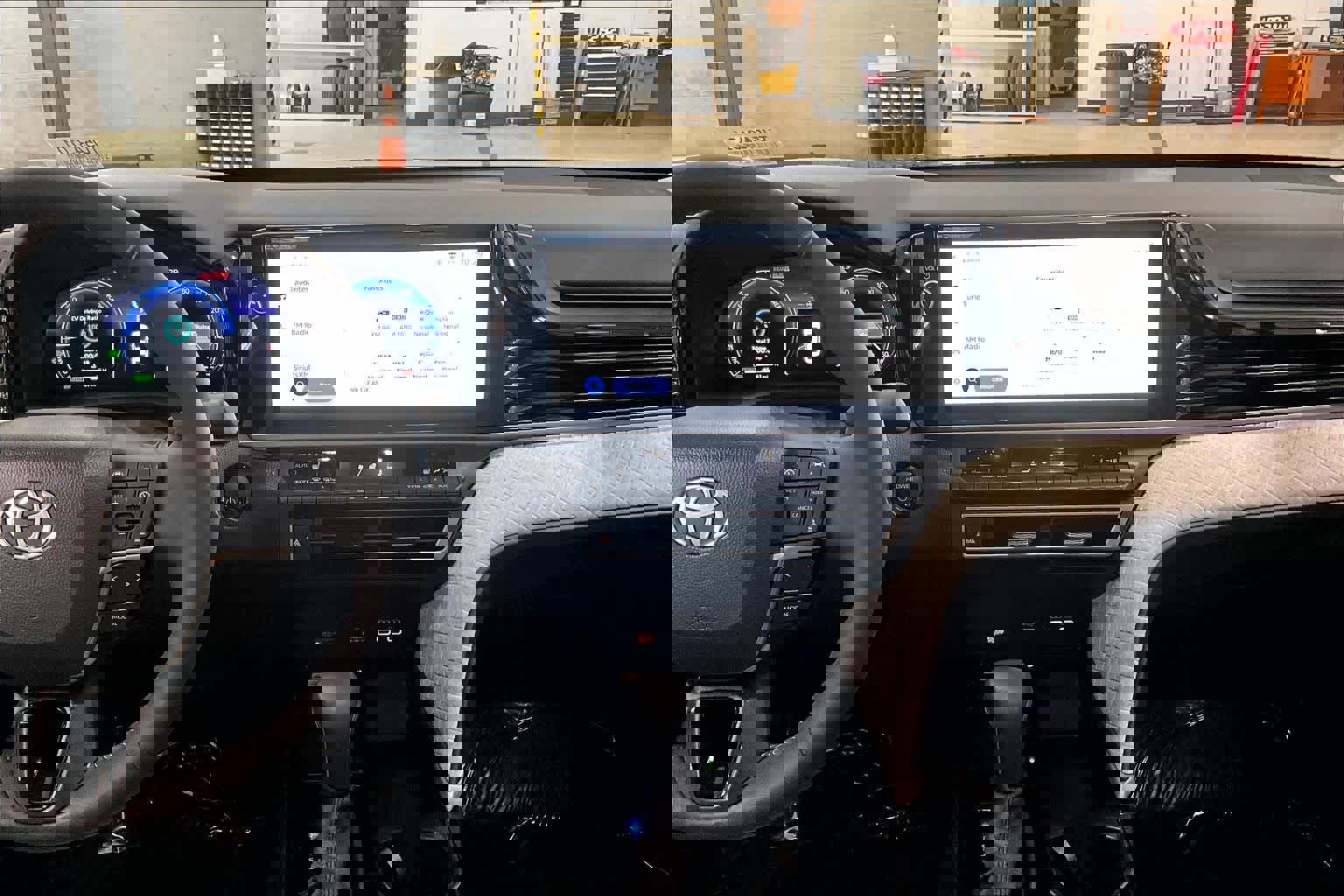 Used 2026 Toyota Camry XLE image 7