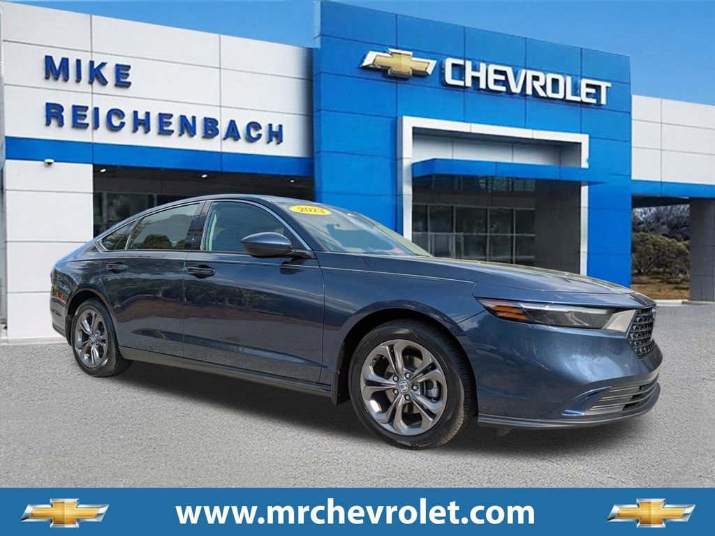 Used 2023 Honda Accord EX image 1