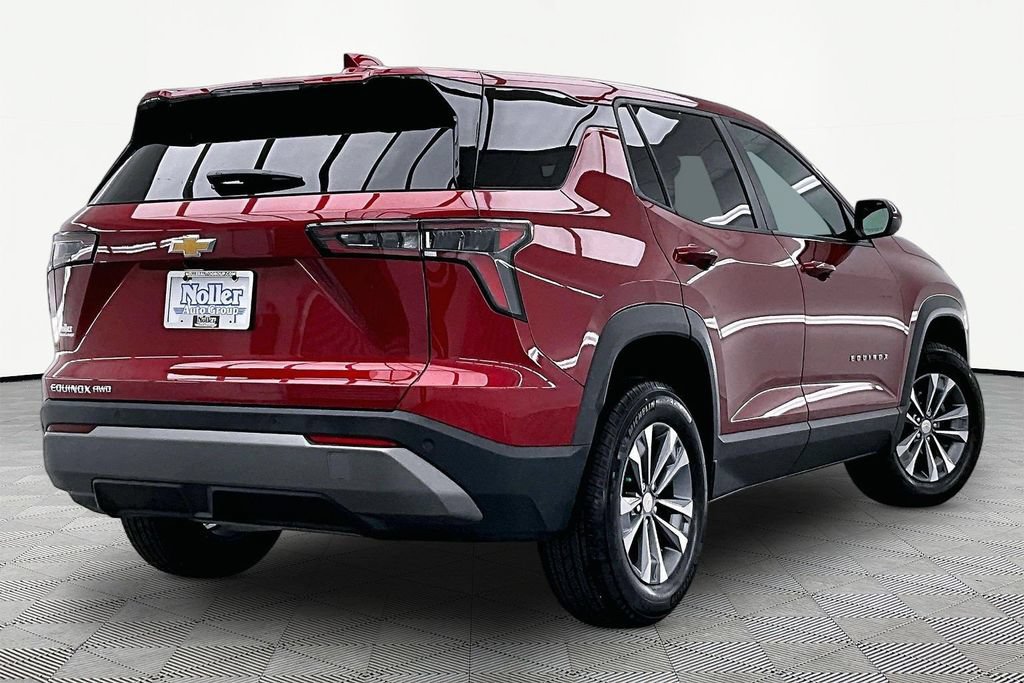 Used 2026 Chevrolet Equinox LT AWD/4WD image 2