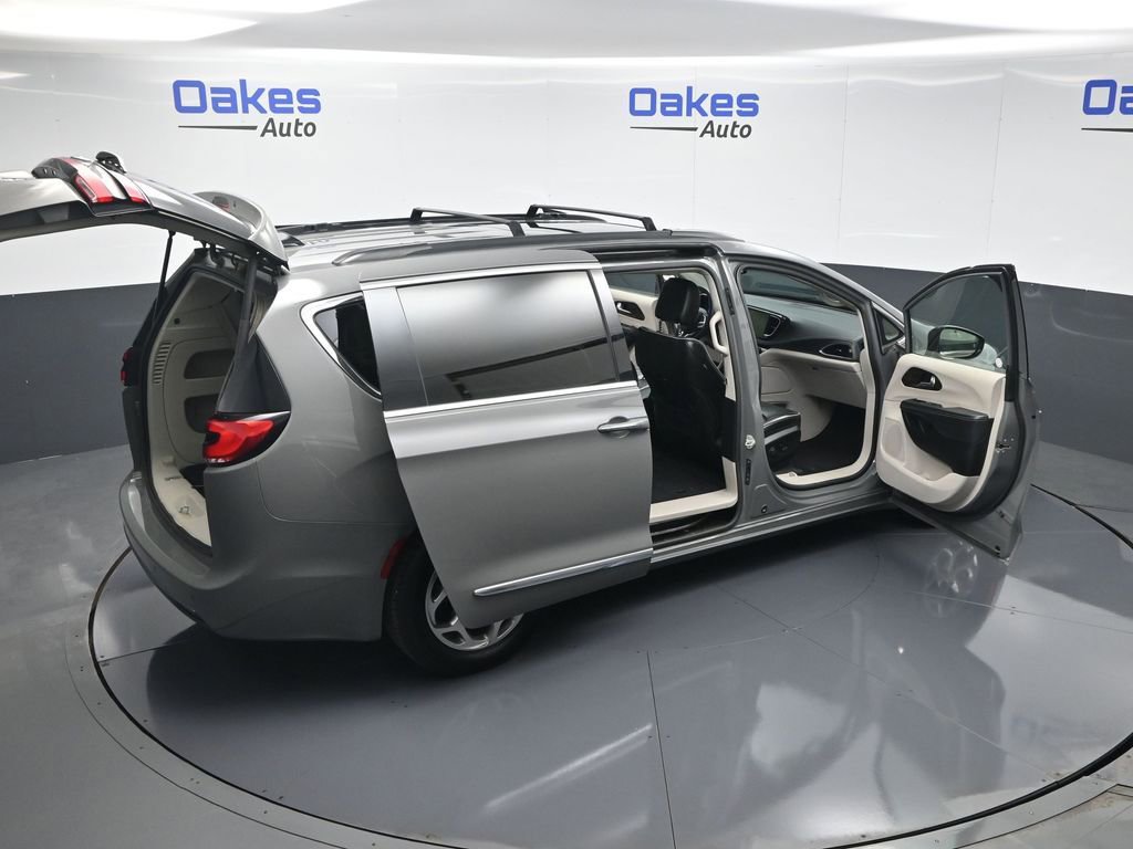 Used 2023 Chrysler Pacifica Limited image 58