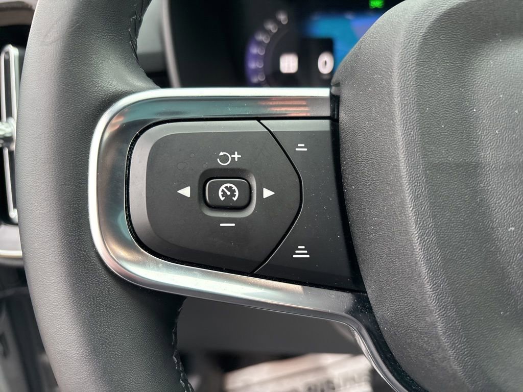 Certified 2023 Volvo XC40 B5 Plus w/ Driver Assist Package image 24