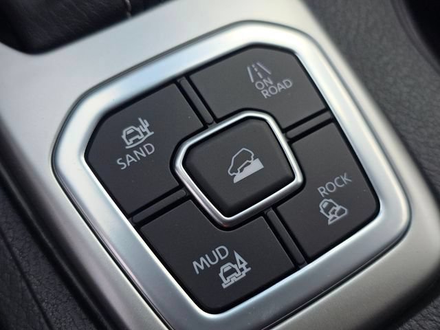New 2026 Nissan Frontier SV w/ All-Weather Content Package AWD/4WD image 33
