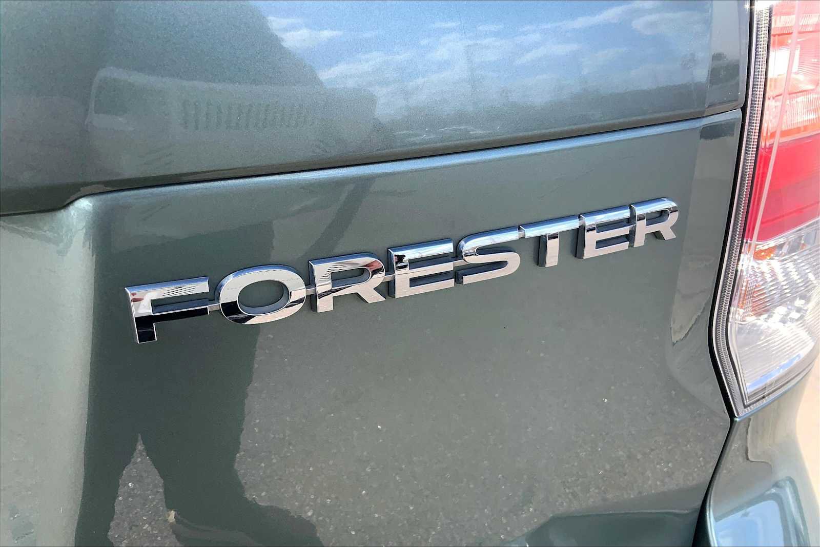 Used 2018 Subaru Forester 2.5i Limited AWD/4WD image 10
