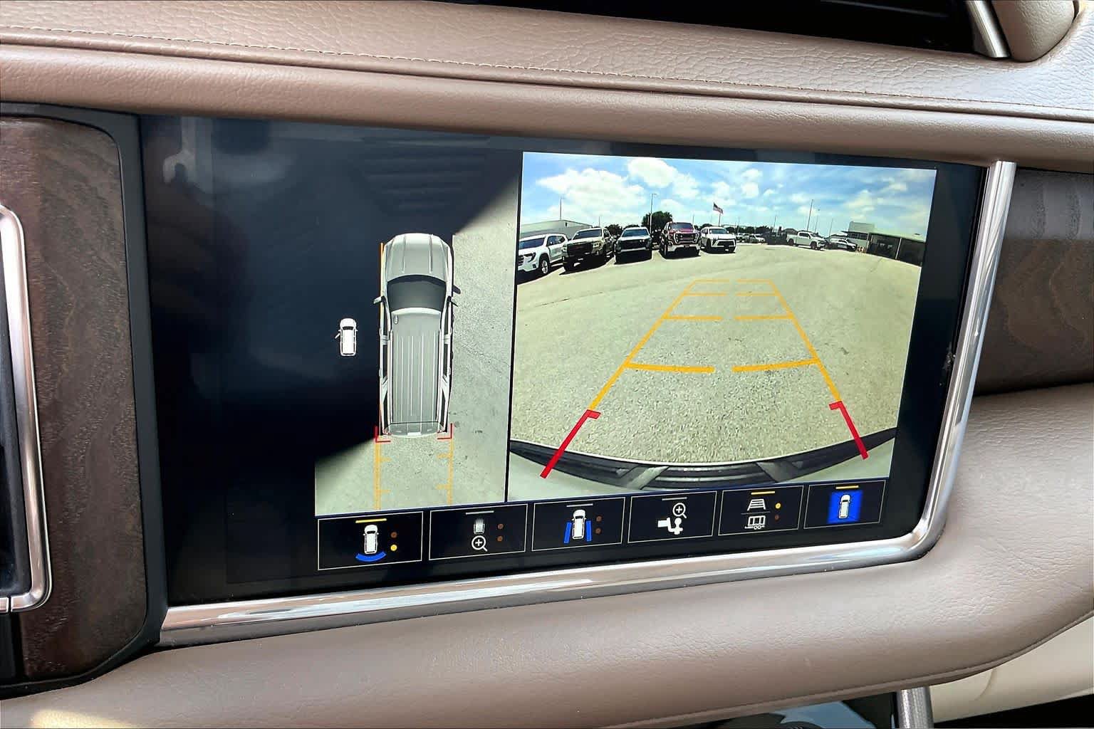 Used 2023 GMC Yukon Denali AWD/4WD image 26