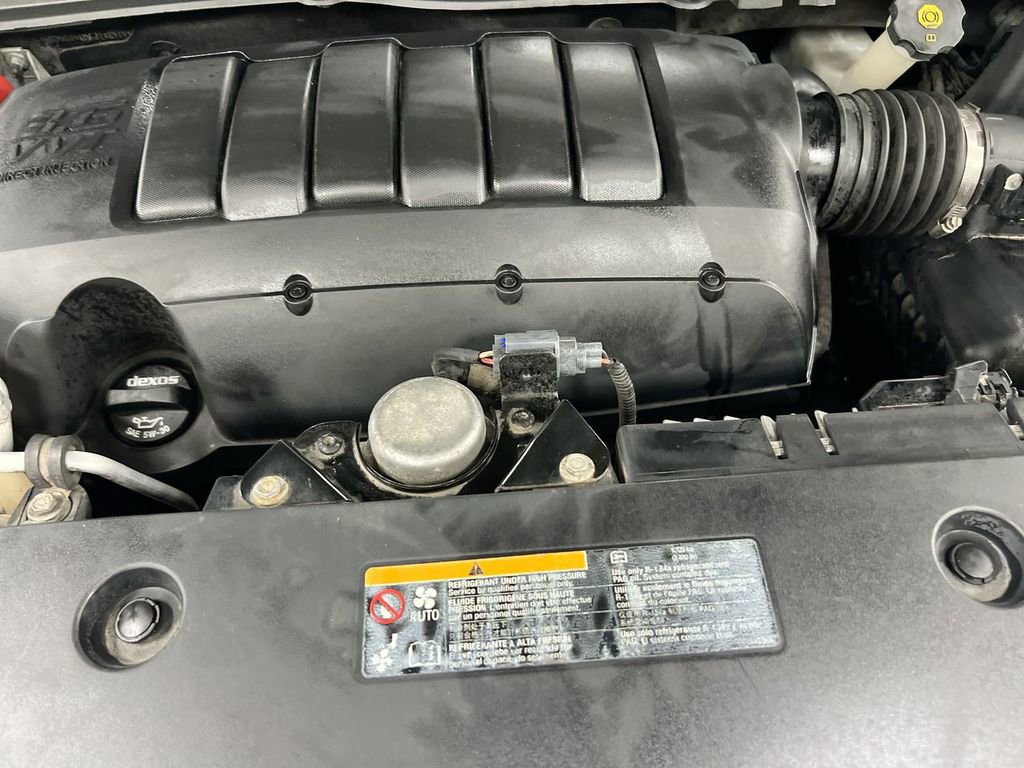 Used 2015 GMC Acadia SLE image 25
