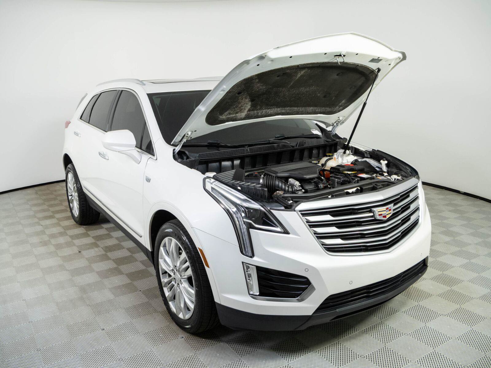 Used 2019 Cadillac XT5 Premium Luxury AWD/4WD image 33