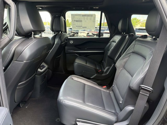 New 2026 Lincoln Navigator Reserve w/ Jet Appearance Package AWD/4WD image 15