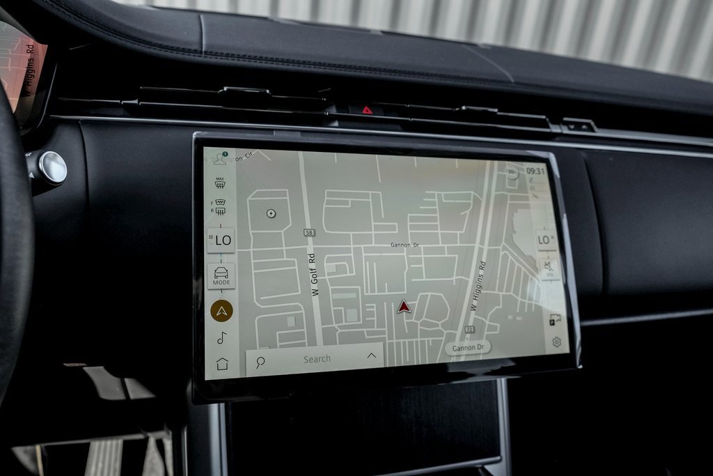 New 2025 Land Rover Range Rover SE image 13