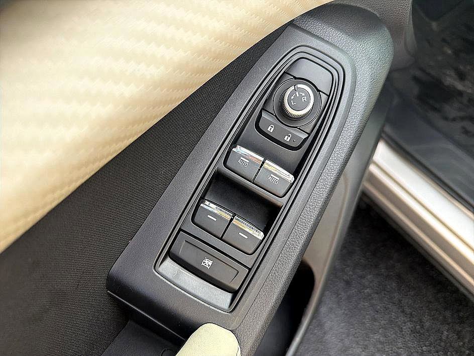 Used 2019 Subaru Ascent Premium w/ Popular Package #3 image 10