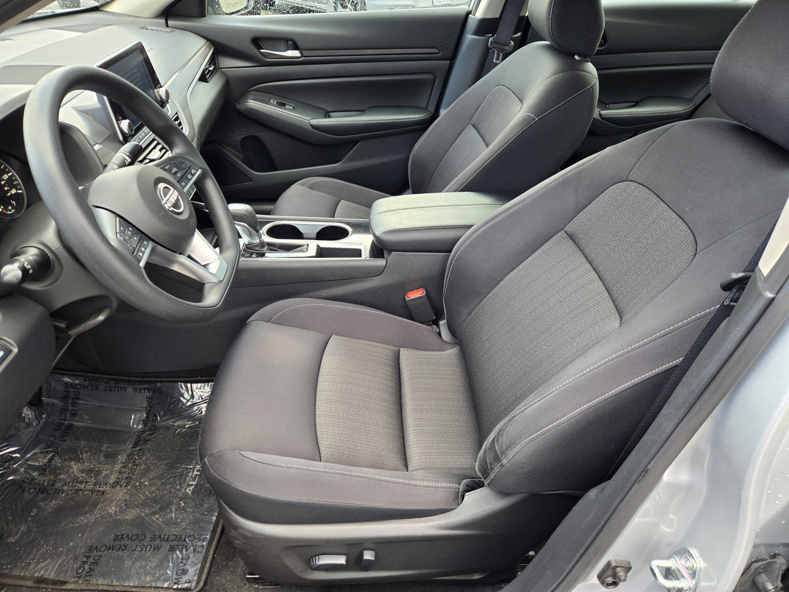 Used 2024 Nissan Altima 2.5 SV image 14