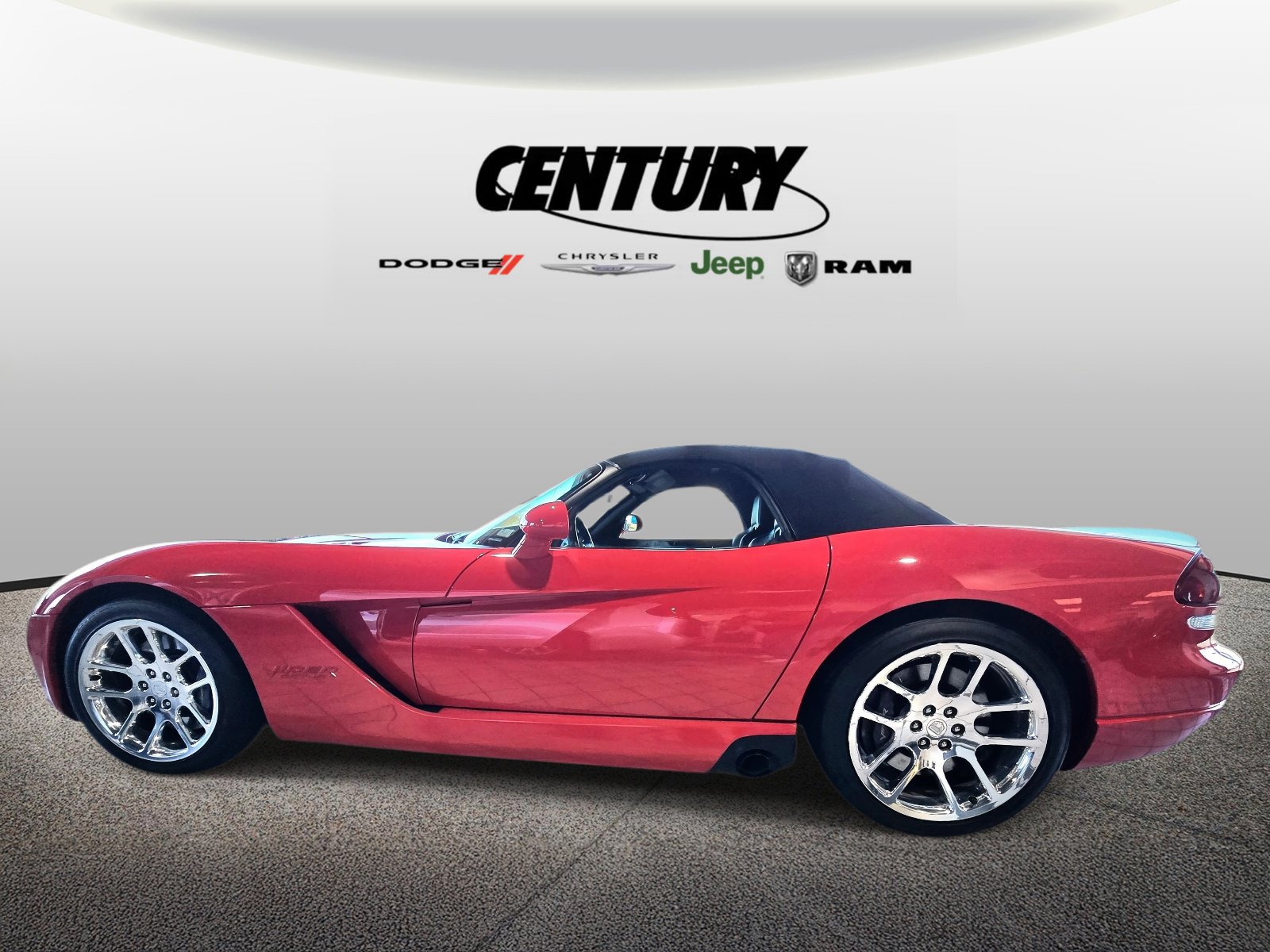 Used 2003 Dodge Viper SRT-10 image 2