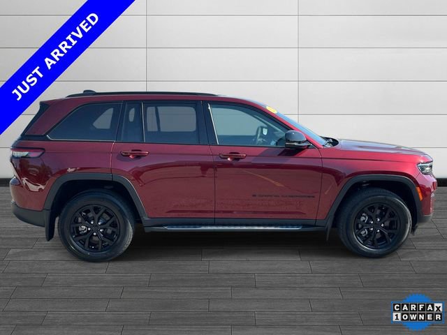 Certified 2024 Jeep Grand Cherokee Altitude AWD/4WD image 3