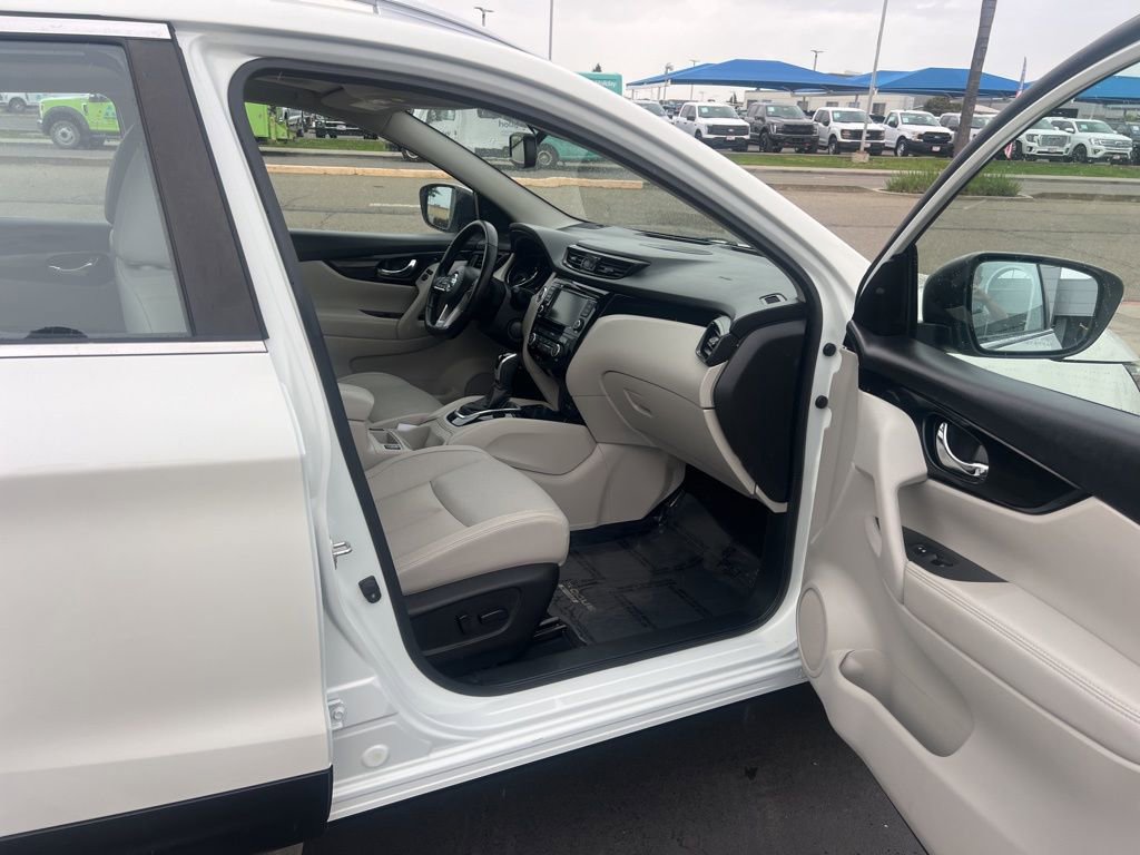 Used 2022 Nissan Rogue Sport SL w/ Premium Package AWD/4WD image 22