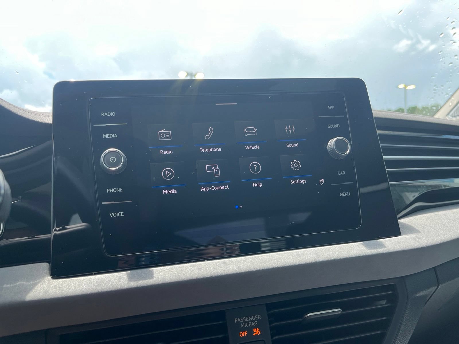 Certified 2025 Volkswagen Jetta SE FWD image 21