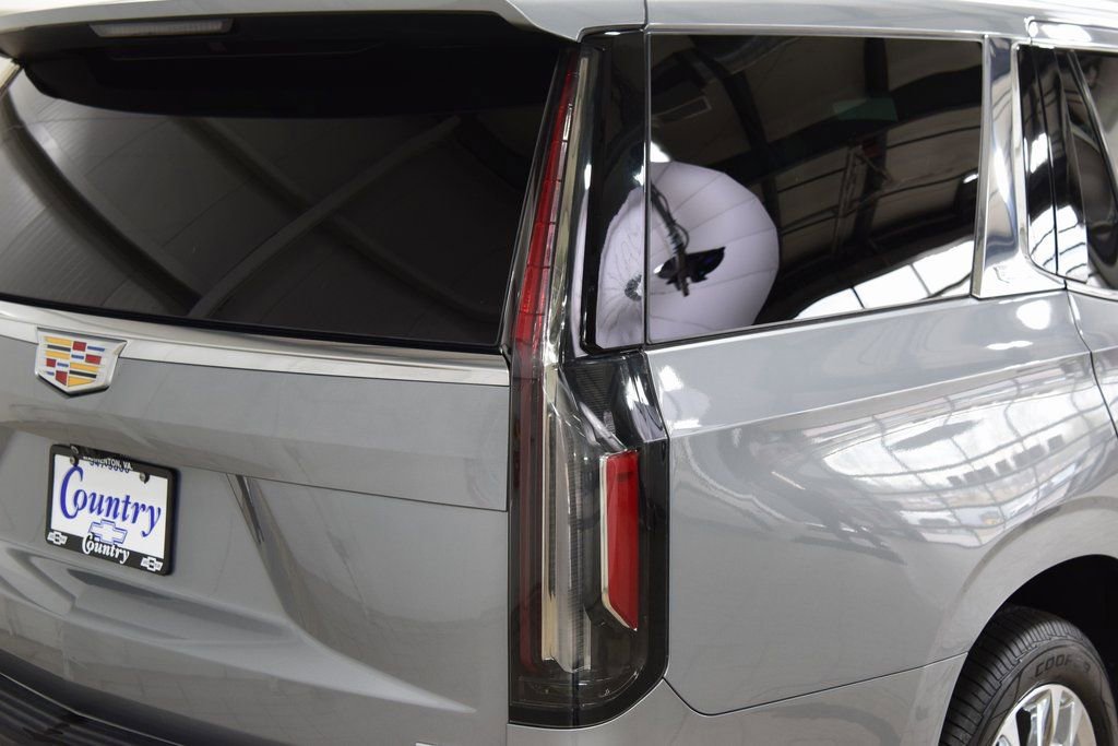 Used 2023 Cadillac Escalade Premium Luxury Platinum image 18