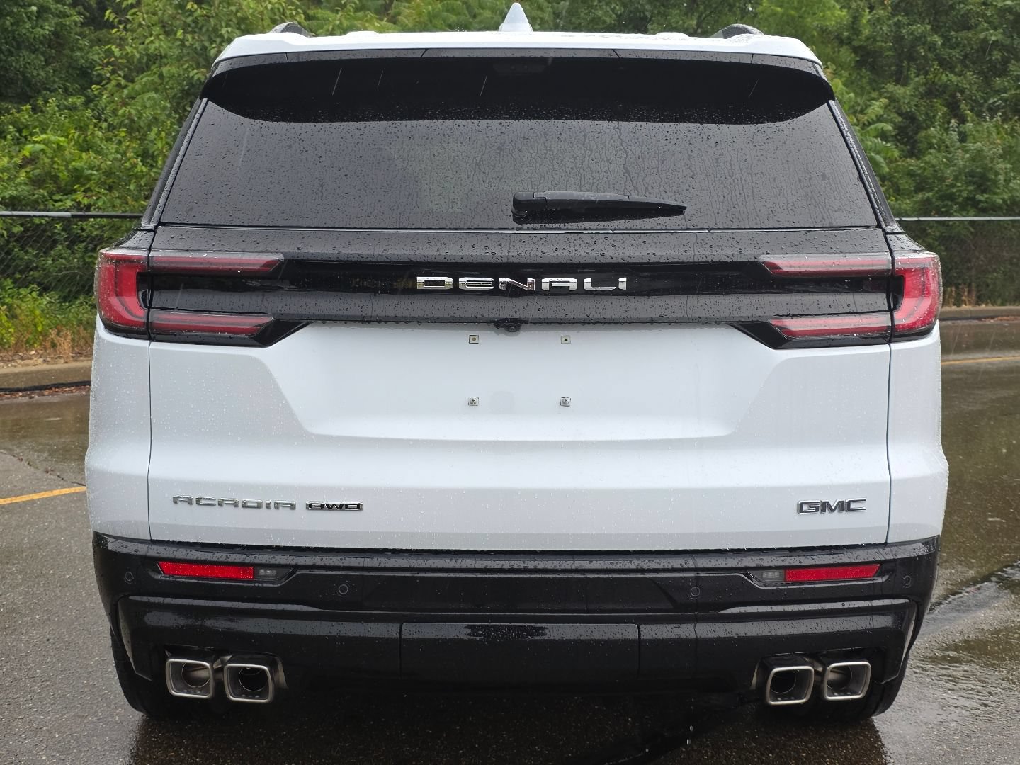 New 2026 GMC Acadia Denali Ultimate w/ LPO, Floor Liner Package AWD/4WD image 17