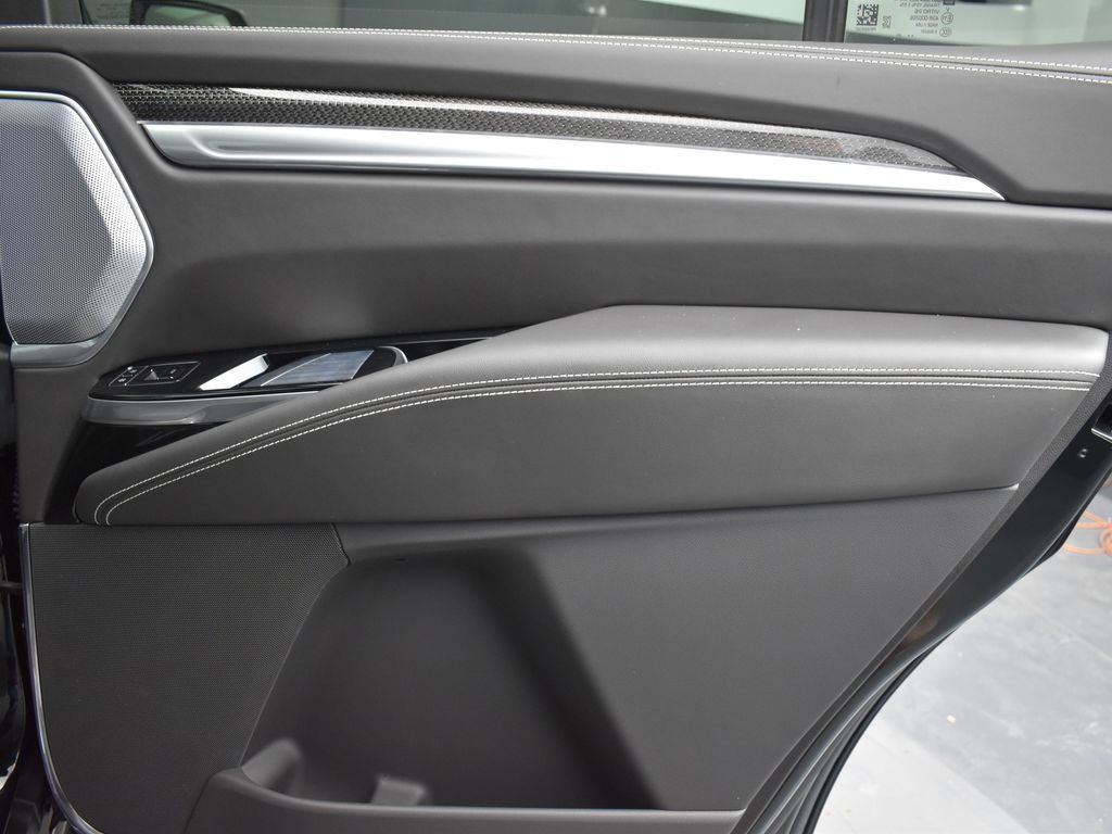 Certified 2025 Cadillac Escalade V w/ LPO, ONYX Package image 36