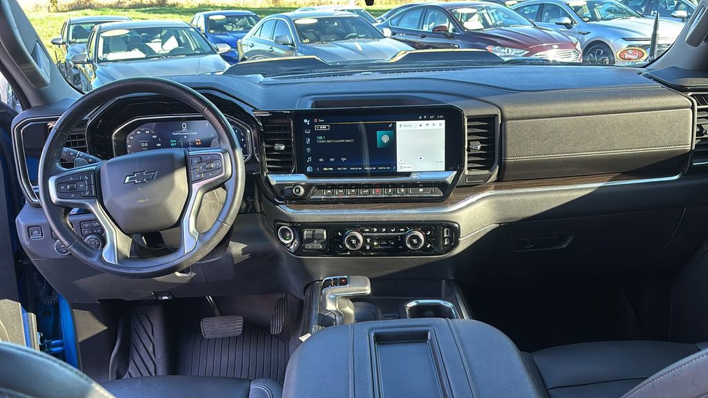 Used 2022 Chevrolet Silverado 1500 LT Trail Boss w/ LT Trail Boss Premium Package image 12