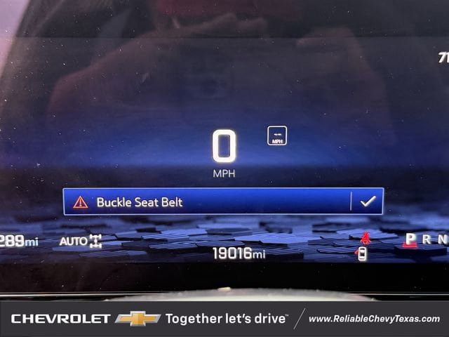 Used 2025 Chevrolet Suburban Z71 AWD/4WD image 17