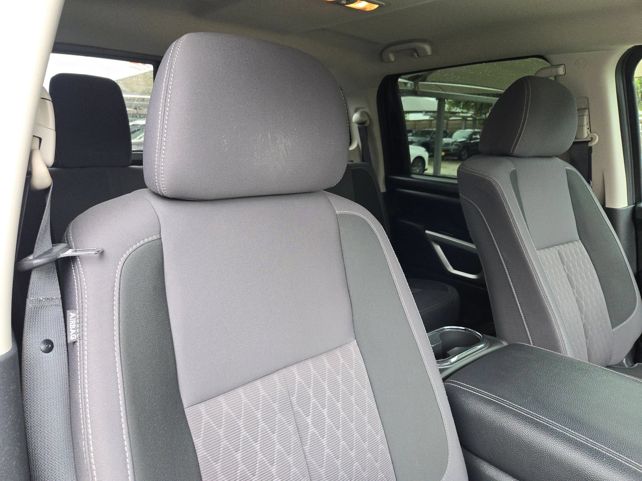 Used 2024 Nissan Titan SV w/ SV Convenience Package RWD image 30