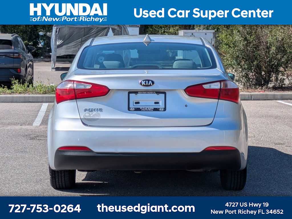 Used 2015 Kia Forte LX FWD image 4