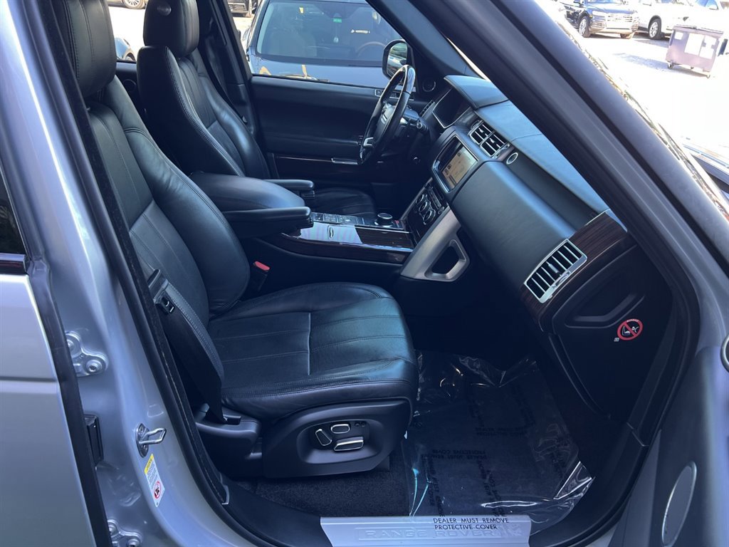 Used 2015 Land Rover Range Rover HSE image 14