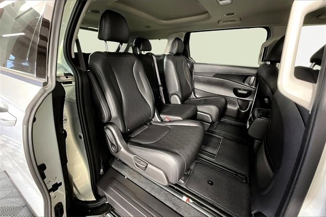 New 2026 Kia Carnival SX image 11