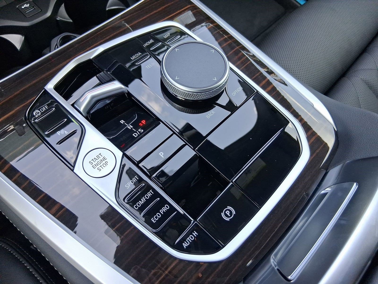 Used 2026 BMW X5 sDrive40i w/ Premium Package image 18