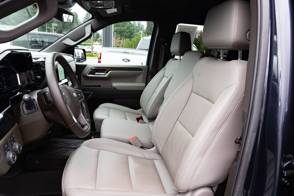 Used 2023 Chevrolet Silverado 1500 LT w/ Leather Package image 19