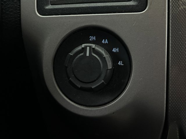 Used 2017 Ford Expedition XLT image 4