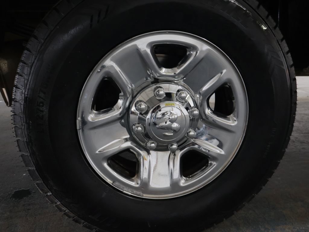 Used 2018 RAM 3500 Tradesman w/ Chrome Appearance Group AWD/4WD image 30