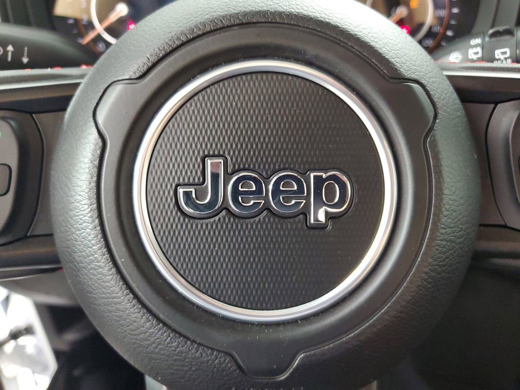 Used 2025 Jeep Wrangler Unlimited Rubicon AWD/4WD image 21
