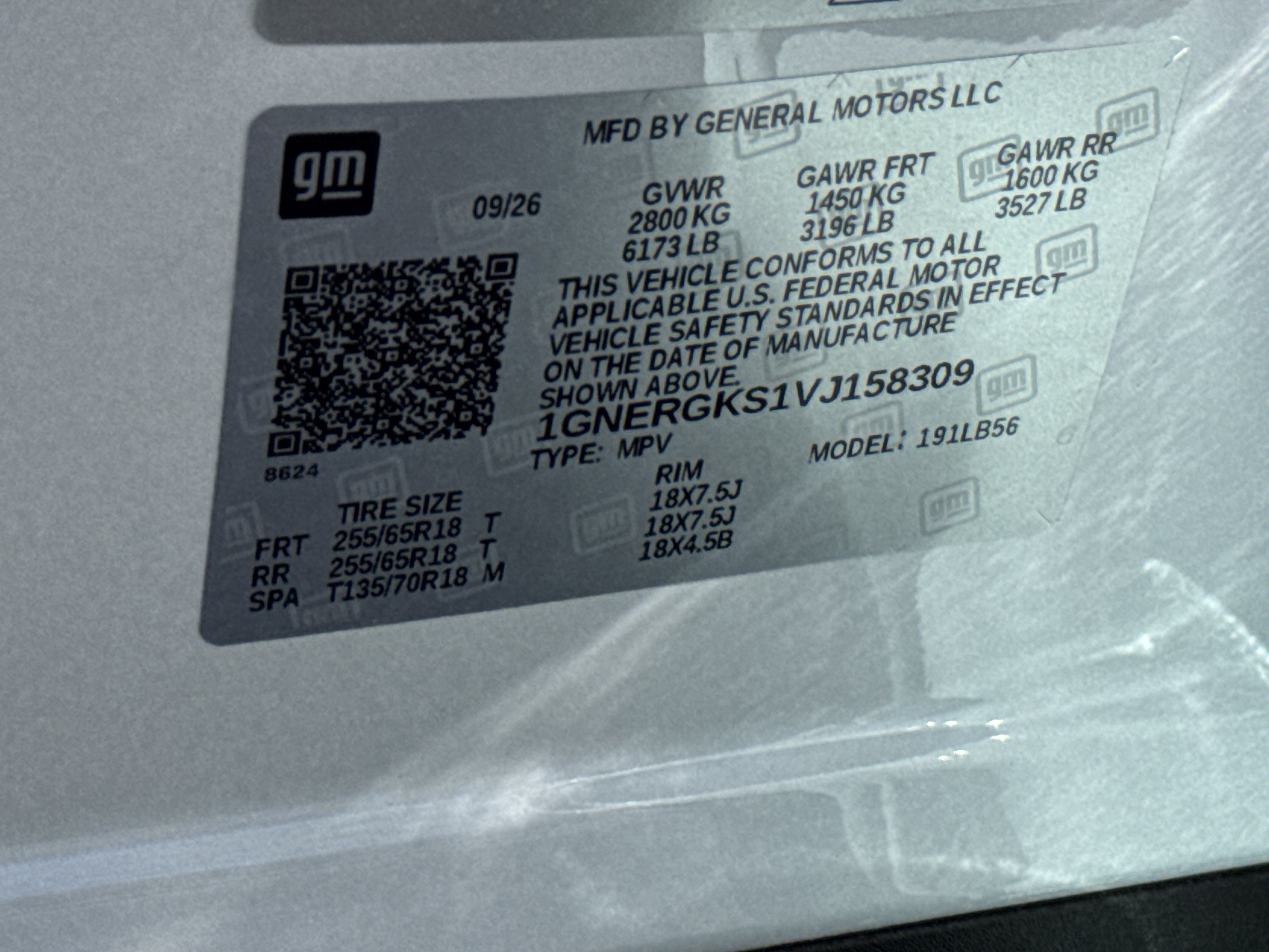 New 2027 Chevrolet Traverse LT w/ LPO, Floor Liner Package FWD image 32