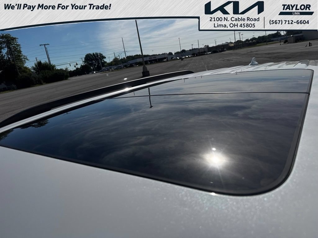 Used 2021 Ford Explorer XLT w/ Equipment Group 202A AWD/4WD image 14