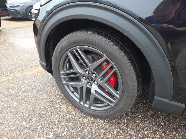 Certified 2025 Ford Explorer ST image 19