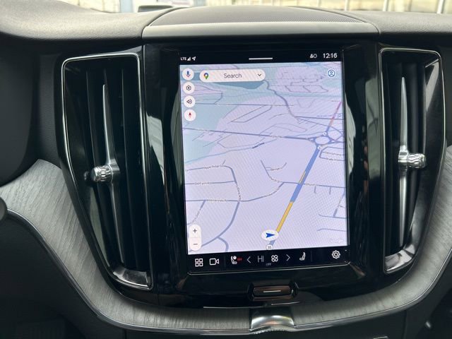 Certified 2025 Volvo XC60 B5 Plus image 22