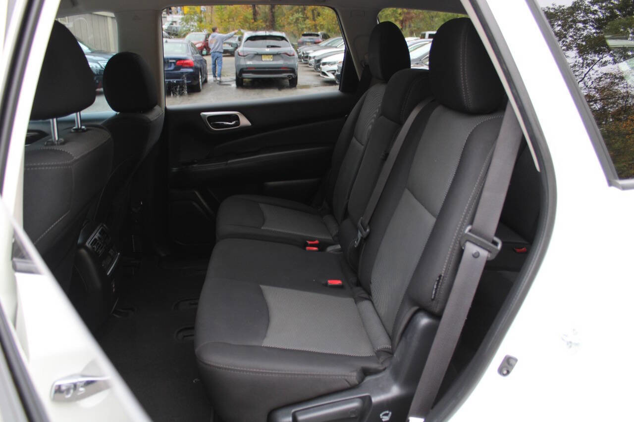Used 2018 Nissan Pathfinder SV image 25
